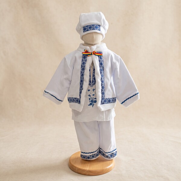 Costum Botez Băieți, National EWE blue,  Elegant – Set 4 Piese (Jacheta,Camasa , Pantalon, Caciulita) – 1-12 Luni