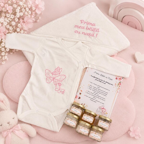Set Prima baita Botez, Fluturi roz , 6 sticlute cu mirodenii, body si prosop personalizat